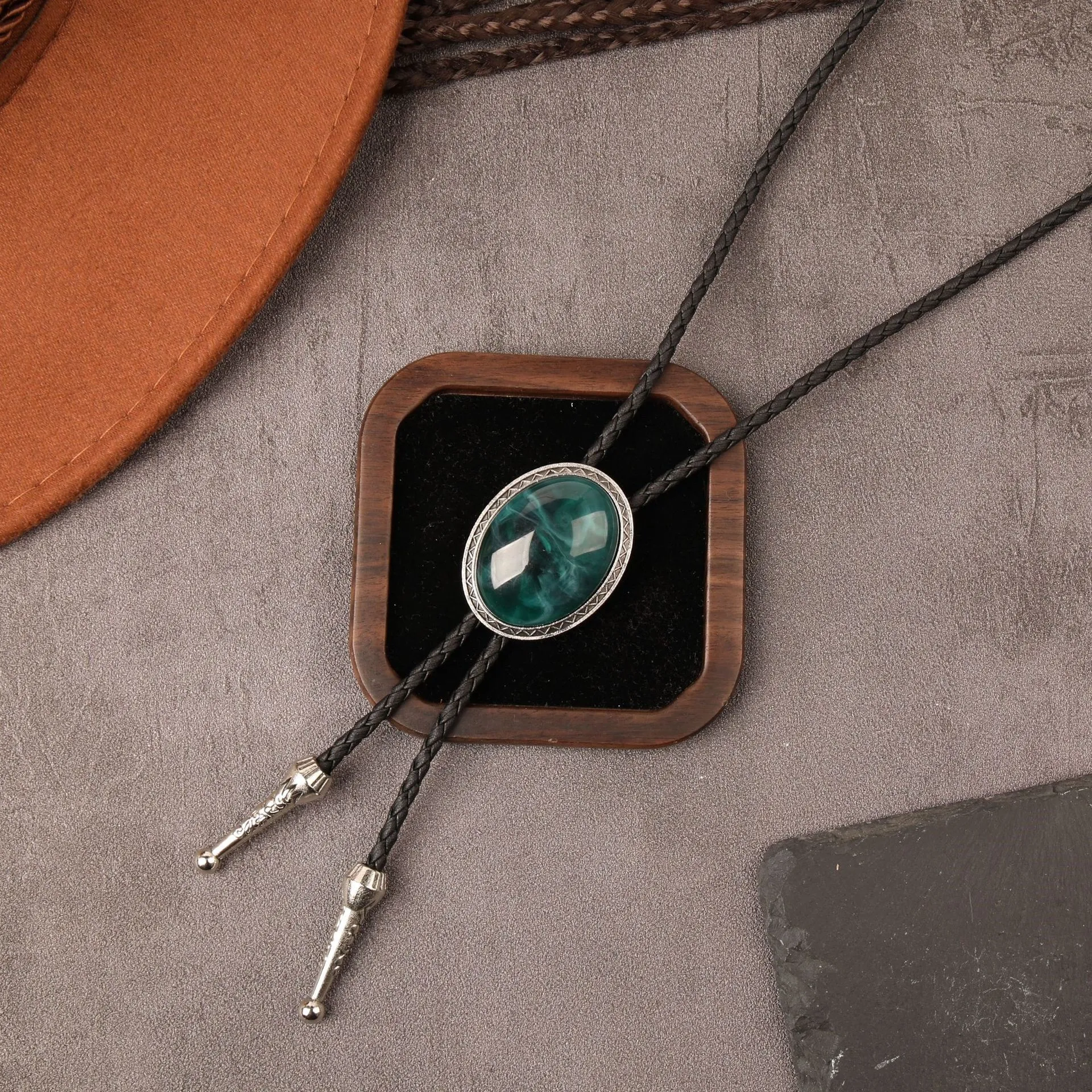 Handmade Vintage Stone Round Shape Western style cowboy bolo necklace for men