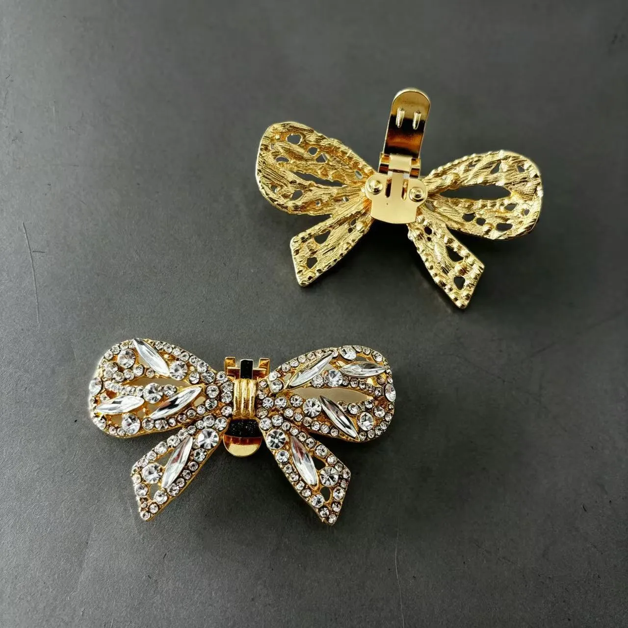 Women Bling Crystal Bow Shoe Clips Removable Shoe Decoration Ornaments for Evening Dress Wedding Heels